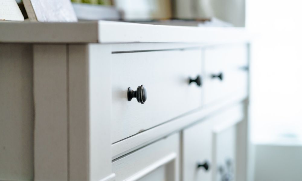 How To Decorate Your Farmhouse Sideboard Like a Pro